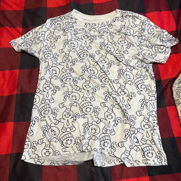 NWOT SHEIN 4 piece bundle. 2 holiday tshirts & 2 pastel color skirts (size 4/s) - Picture 4 of 15